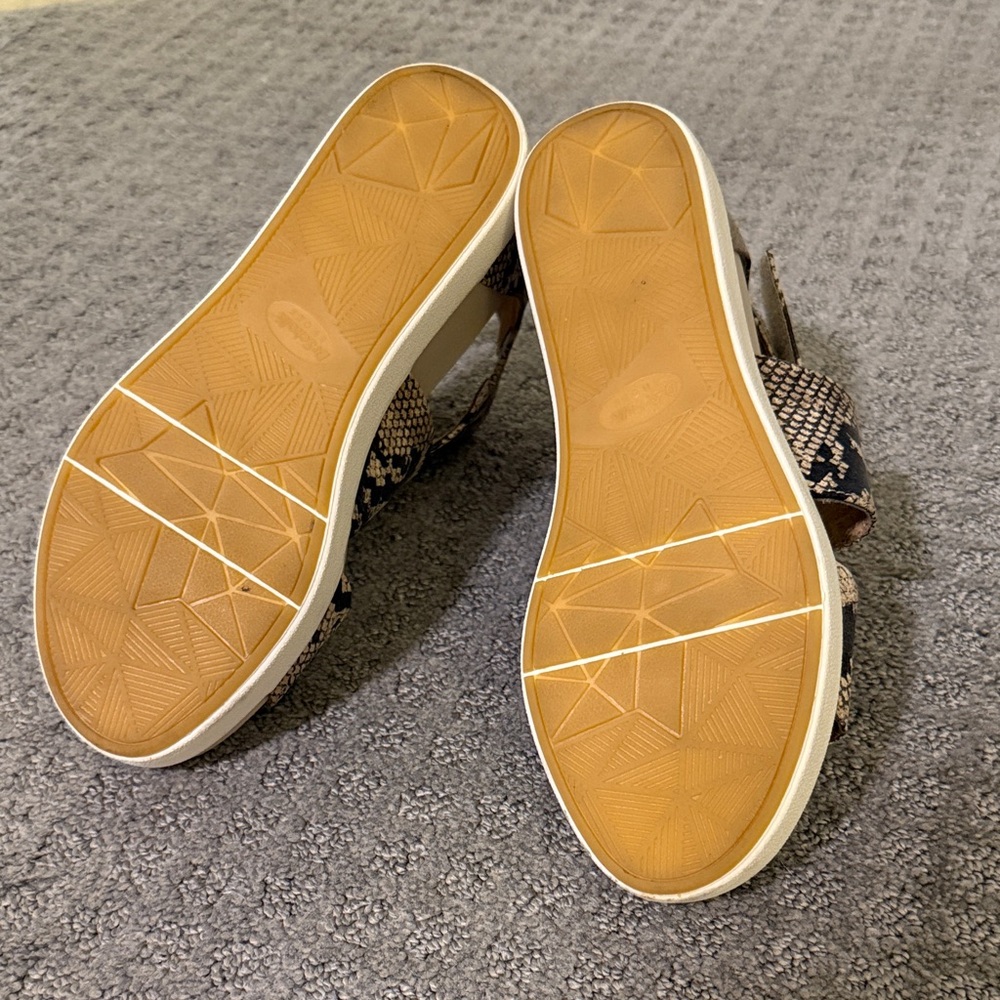 NWOT Dr. Scholl's Snakeskin Wedge Sandals - Black and Tan - Picture 5 of 8